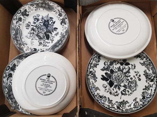 This collection of Spode Archive large platters was snatched up for £120. 